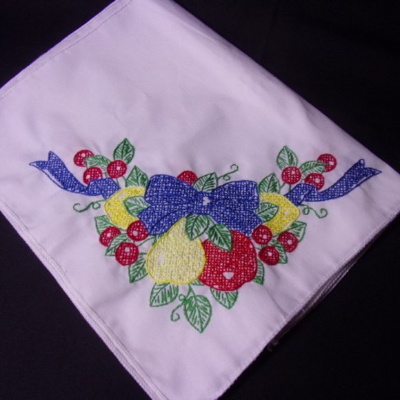 Embroidered Placemats New Set of 4 Fruit Embroidered Placemats Country Farmhouse - Picture 6 of 8